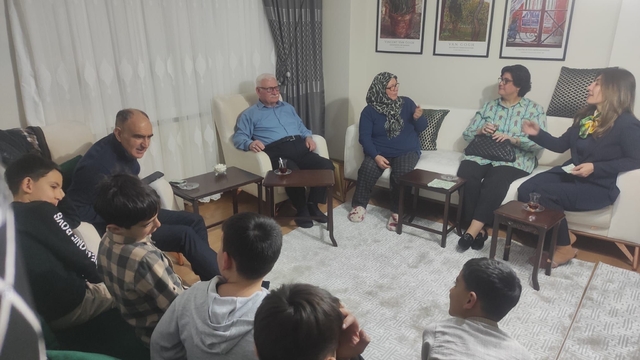 Şehit ailesi ile devlet korumasındaki çocuklar aynı sofrada buluştu