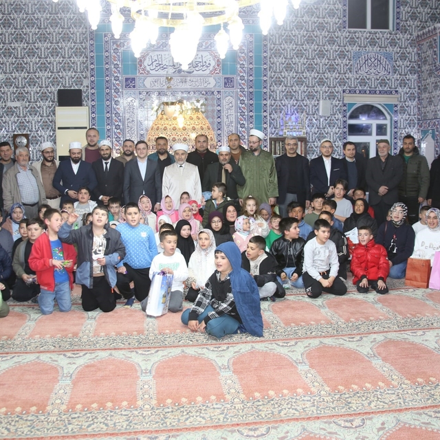 İslamın gülleri çocuklarla anlamlı buluşma