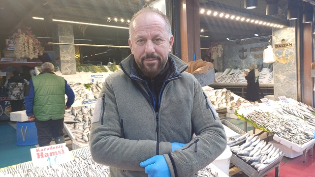 Hava soğudu hamsi geri döndü
Tezgâhlarda hamsi bolluğu: Kilosu 125 TL