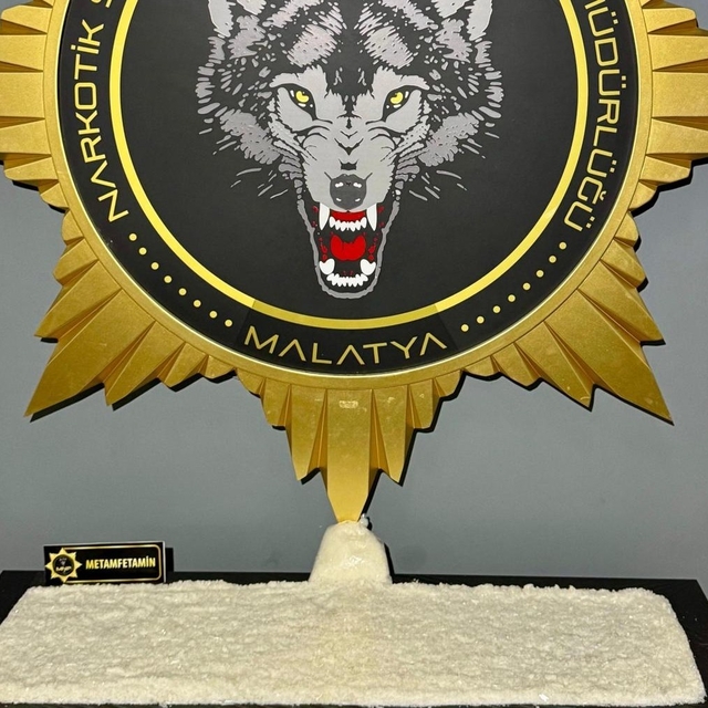 Malatya'da yolcu otobüsünde 11 kilo 400 gram metamfetamin ele geçirildi