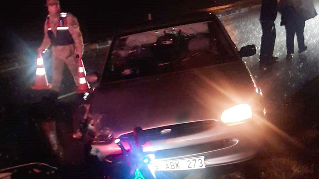Otomobilin çarptığı motosikletin sürücüsü öldü