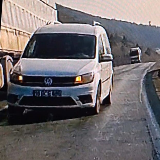 Hatalı sollama yaptı, facia böyle teğet geçti
Korku dolu anlar kamerada