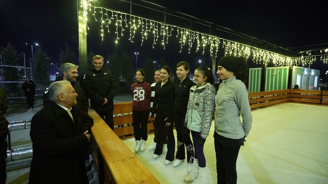 Başkan Büyükkılıç'tan gençlere müjde: Açık hava buz pateni pisti