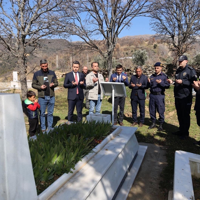 Karacasulu Şehit Kirez mezarı başında anıldı