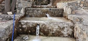 Çameli'nin önemli su kaynaklarında Paşaderesi Şelalesi yeniden akmaya başla...