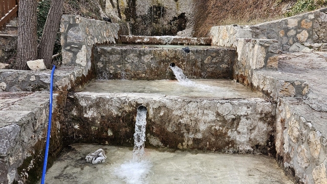 Çameli'nin önemli su kaynaklarında Paşaderesi Şelalesi yeniden akmaya başladı