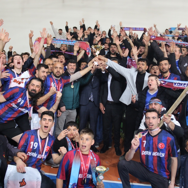 Eskil'de voleybol turnuvasının şampiyonu Kökezspor oldu