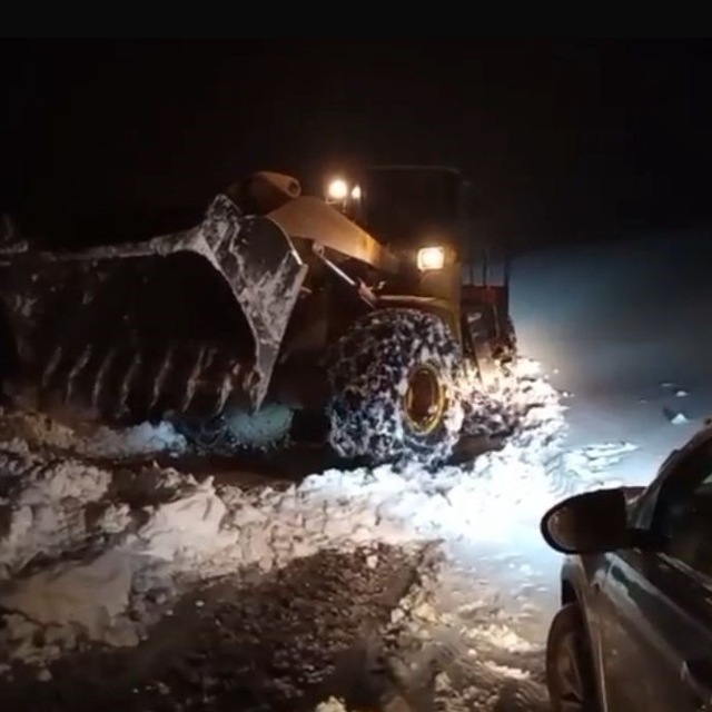 Pervari'de karda mahsur kalan 78 kişi kurtarıldı