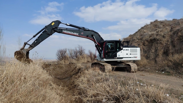 Iğdır'da sulama kanalları sezon öncesi hazırlandı