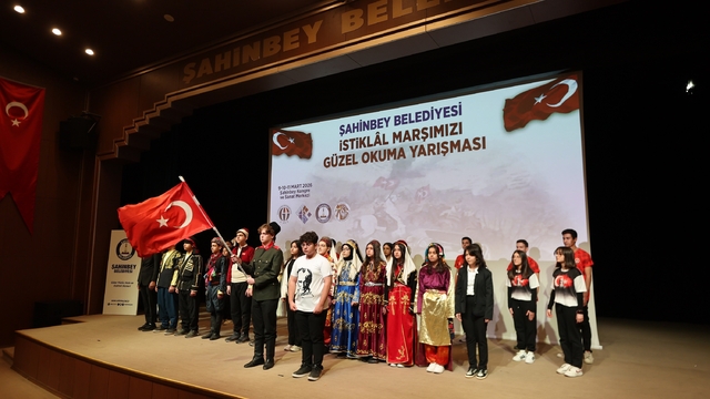 Şahinbeyli öğrenciler İstiklal Marşını en güzel okumak için yarıştı