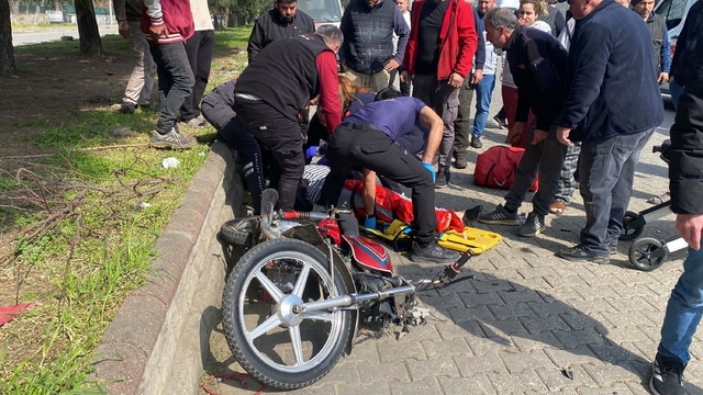 Aydın'da iki motosikletin karıştığı kaza kamerada; 1'i ağır, 3 yaralı