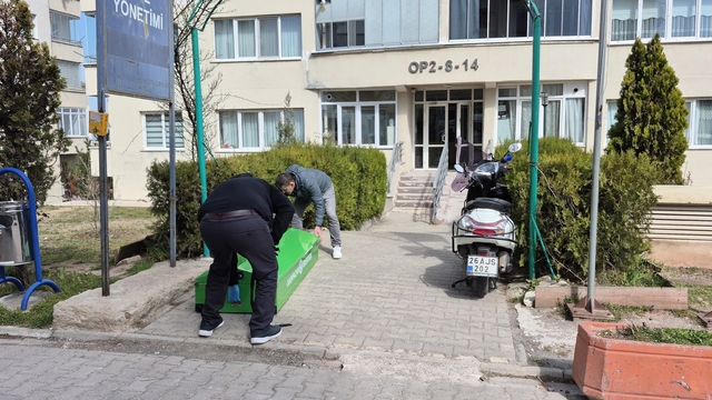 Yalnız yaşadığı evinde ölü bulundu