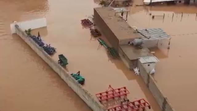 Mardin'de sağanak; dereler taştı, evler ile tarım arazilerini su bastı (3)