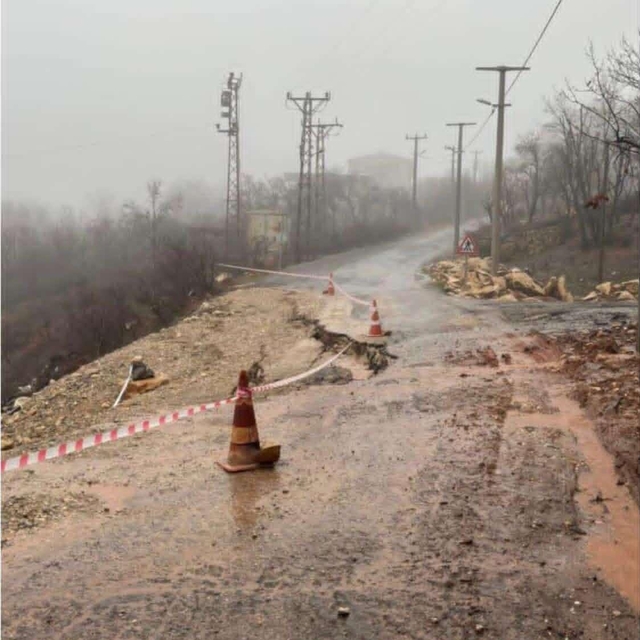 Diyarbakır'da sağanak sonrası dereler taştı, tarım arazilerini su bastı (2)