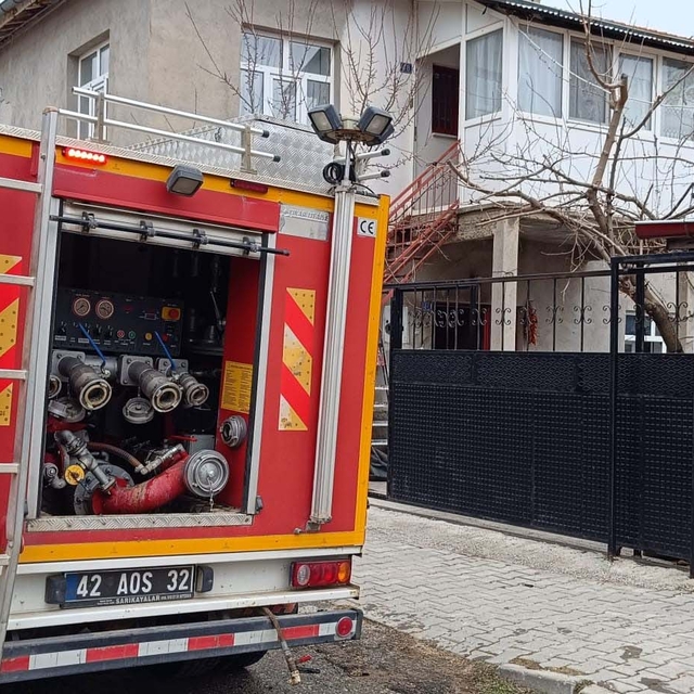 Yangında dumandan etkilenen çiftten kadın öldü, eşi hastaneye kaldırıldı