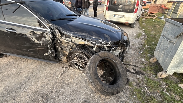 Bolu'da lüks otomobil ile cip çarpıştı: 4 yaralı