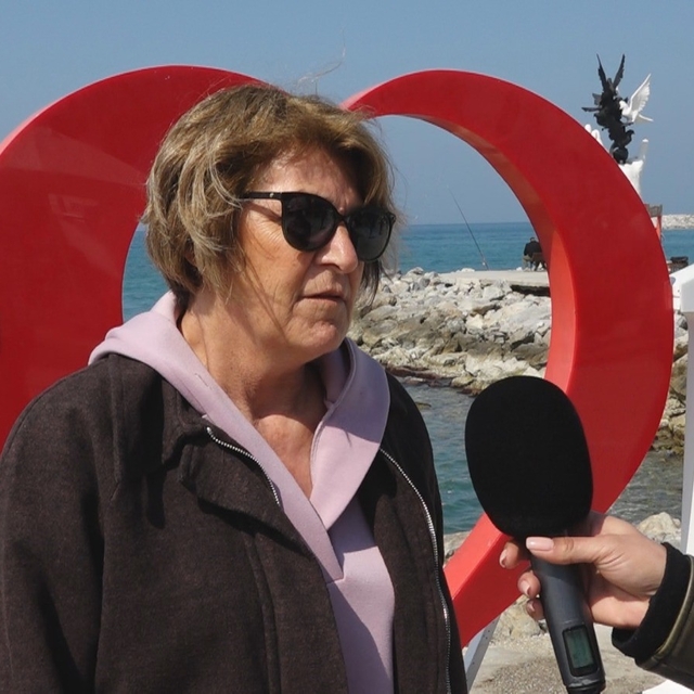 Kuşadası'nda vatandaşlardan Başkan Günel'e destek