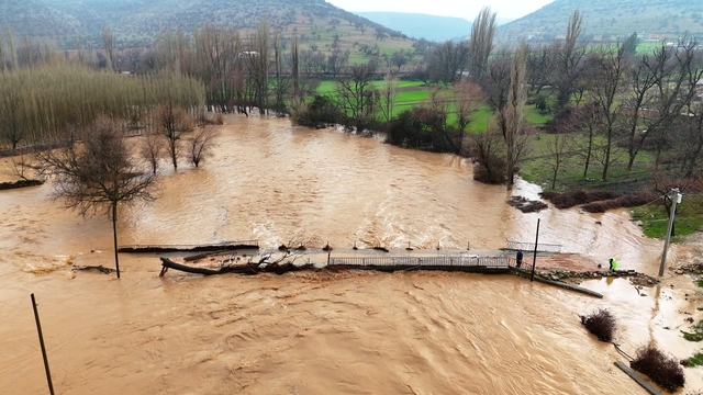 Mardin'de sağanak; dereler taştı, evler ile tarım arazilerini su bastı (4)