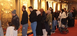 Kayserililer iftarın ardından ‘Kutsal Emanetler'e koştu