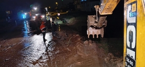 Siirt Valiliği: "Kurtalan'da sel ve taşkınlara 21 araç ve 59 personel ile müdahale edildi"