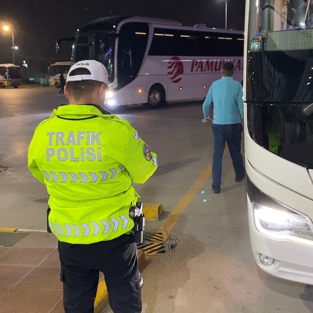 Bursa'da bayram tatili öncesi terminalde trafik denetimi