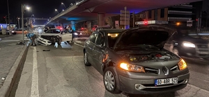 İki otomobil çarpıştı: 1 yaralı