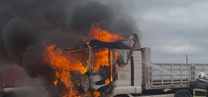 Tekirdağ’da park halindeki tır alev alev yandı