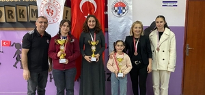 Kars’ta "Kadınlar Satranç İl Birinciliği Turnuvası" tamamlandı