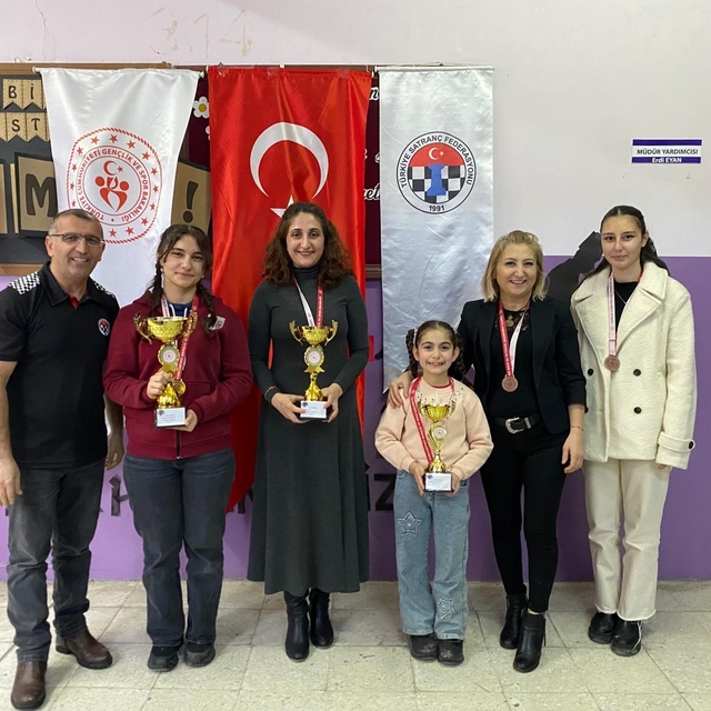 Kars'ta "Kadınlar Satranç İl Birinciliği Turnuvası" tamamlandı