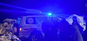 Ağrı'da rahatsızlanan hasta arazi tipi ambulansla hastaneye kaldırıldı