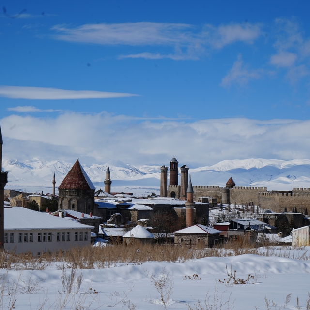 Bir diplomatik ricadan doğan teşebbüs: Erzurum'da İranlı çocuklar için mekt...