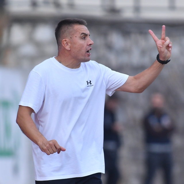 İnegölspor hocasıyla yolları ayırdı