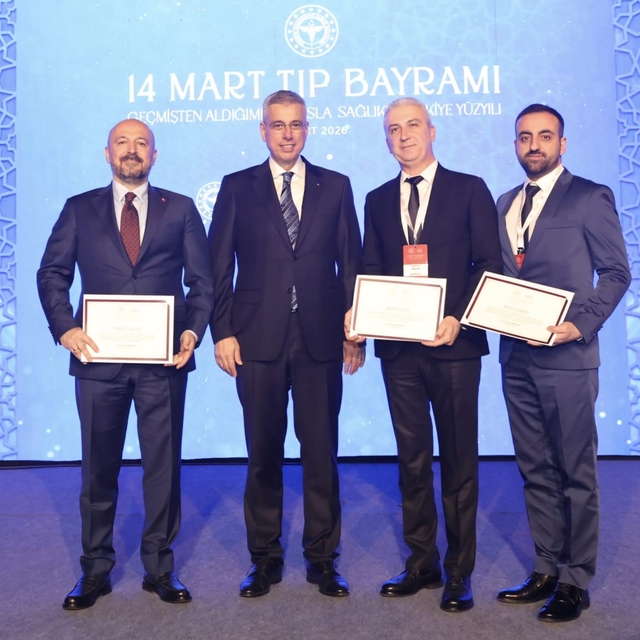 Adanalı sağlıkçılara "Yılın Hekimi" ve "Yılın Sağlık Çalışanı" ödülü