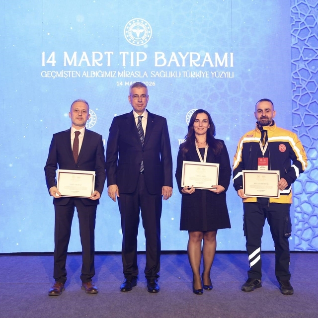 Düzceli sağlık çalışanlarına Bakandan teşekkür belgesi