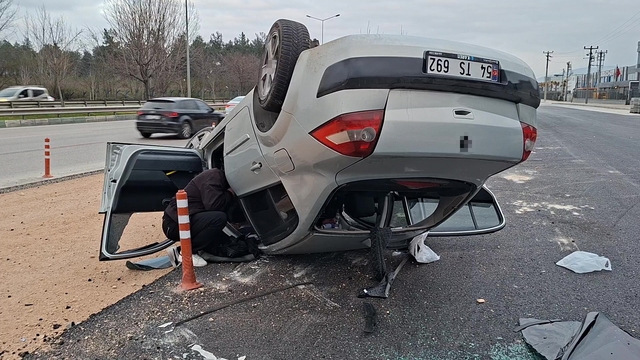 Bursa'da otomobil takla attı: Şans eseri yaralanan olmadı