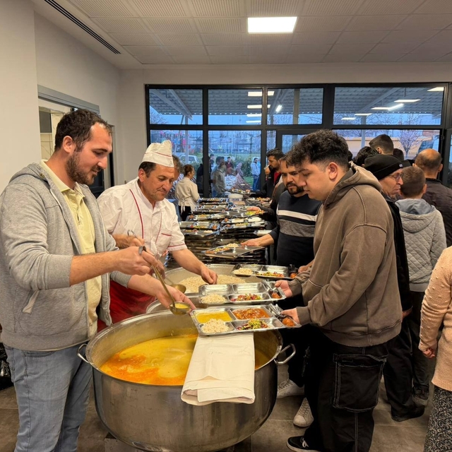Başkan Arslan, Elmalı Mahallesi hemşehrileriyle iftarda buluştu