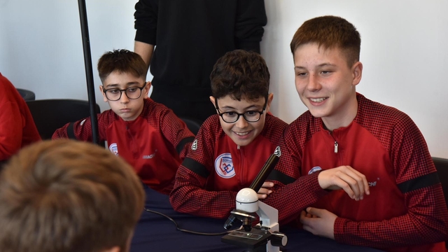 Altıeylül Belediyesporun sporcuları bilim dünyasını keşfetti
Sporun disiplini bilimin merakıyla buluştu