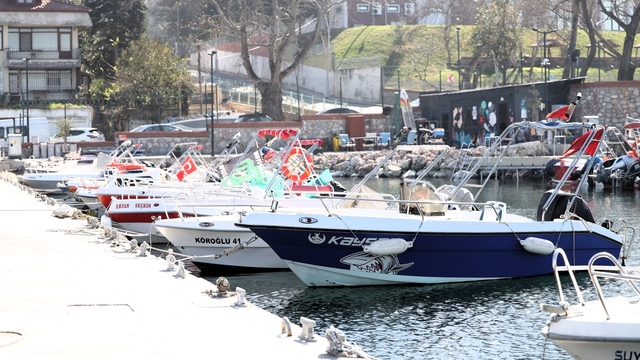 Değirmendere sahilindeki tekne karmaşası yeni çekek yeriyle sona erdi
Kocaeli'deki 134 tekne kapasiteli çekek yeri balıkçıların mesaisini kolaylaştırdı