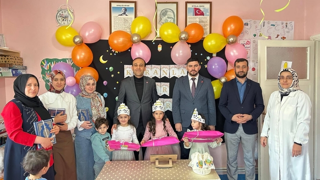 Mahmudiye'de minik öğrenciler Kur'an-ı Kerim'e geçti