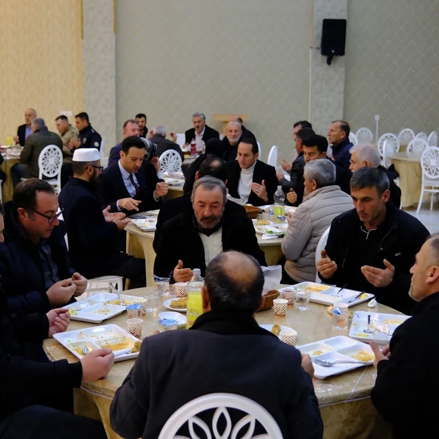 Demirözü'nde şehit aileleri ve gaziler onuruna iftar programı düzenlendi