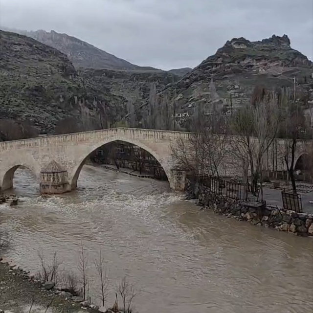 Çermik'te yoğun yağışlarla birlikte akarsu debileri yükseldi