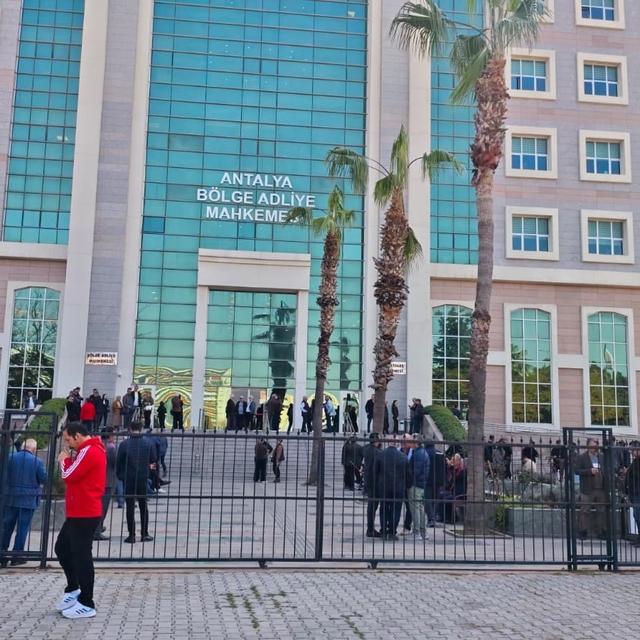 Antalya Büyükşehir Belediyesine yönelik rüşvet ve yolsuzluk davası başladı...