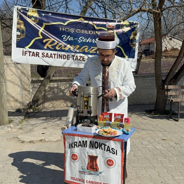 Tokat'ta iftara yetişme telaşı kazaya dönüşmesin diye 'ikram noktası' kurul...