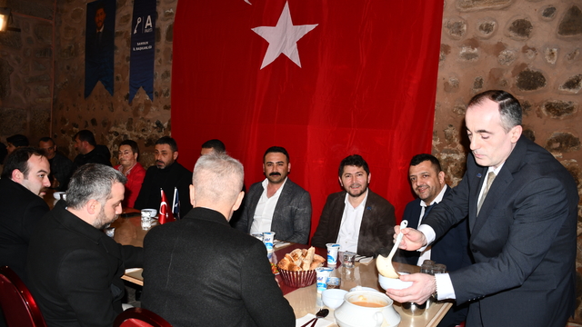 Vezirköprü'de Anahtar Parti'den iftar programı