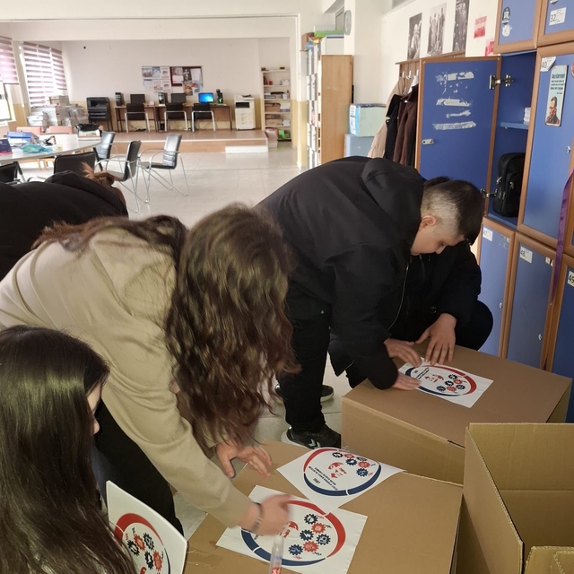 Nilüfer Hatun MTAL öğrencileri harçlıklarını iyiliğe dönüştürdü