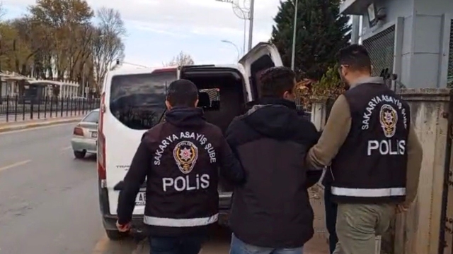 Sakarya emniyeti bir ayda aranan 325 şahsı yakaladı