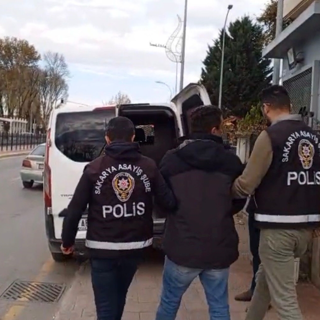 Sakarya emniyeti bir ayda aranan 325 şahsı yakaladı