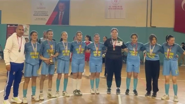 Salihli'nin yıldız kızları Manisa'da şampiyon