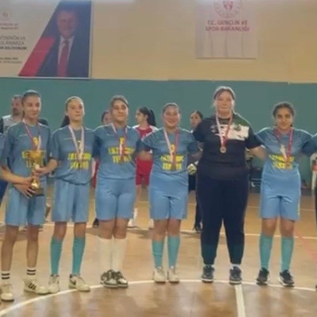 Salihli'nin yıldız kızları Manisa'da şampiyon