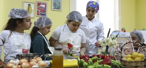 Mutfak Atölyesi çocuklara yeni beceriler kazandırıyor